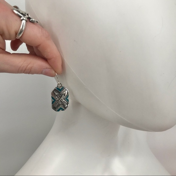 🌼5 for $25 Silver & Teal Arrow Rhinestone Earrings - Picture 3 of 3